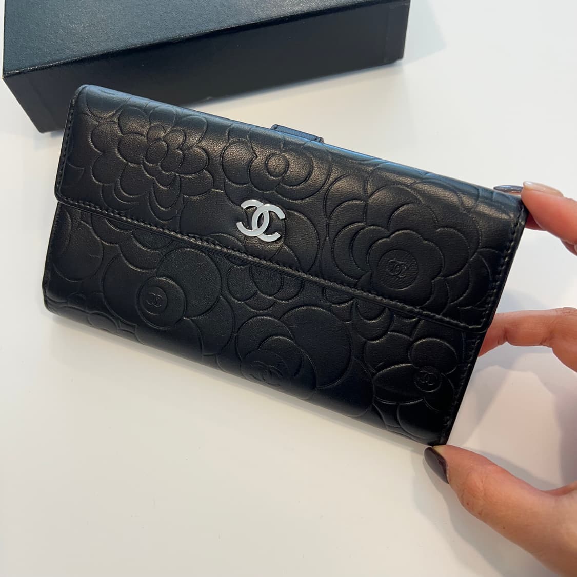 Chanel 샤넬 까멜리아 장지갑 상품이미지2