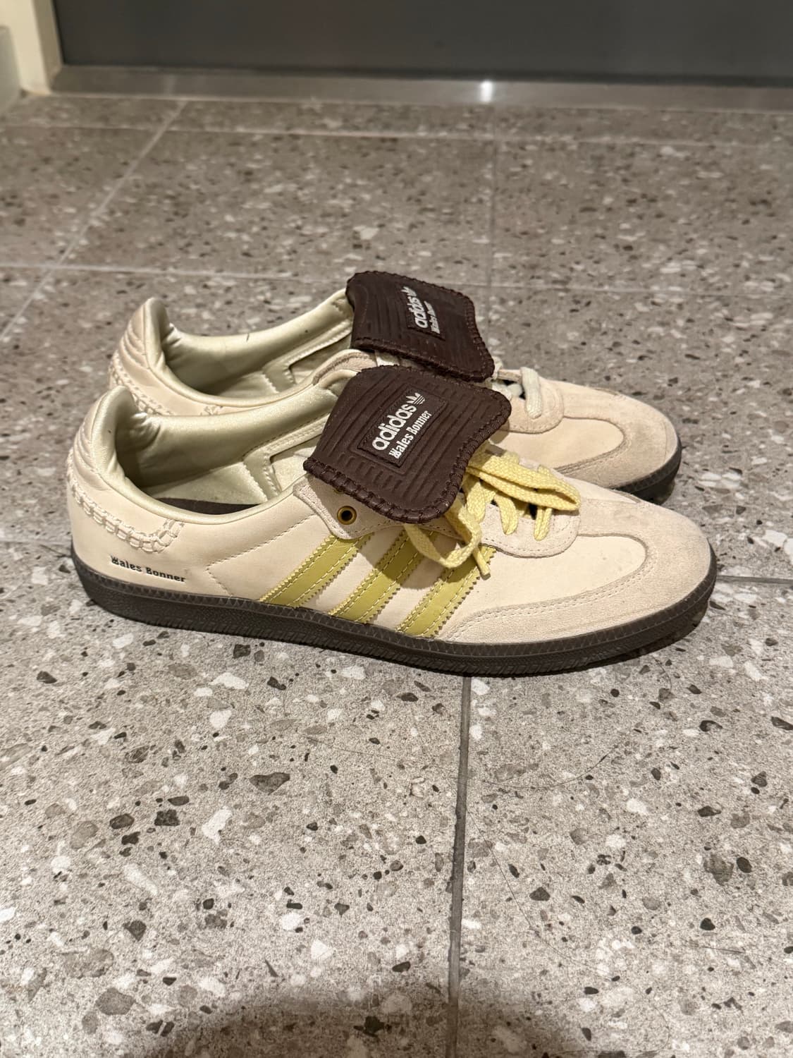 웨일즈보너 아디다스 스니커즈 상품이미지3