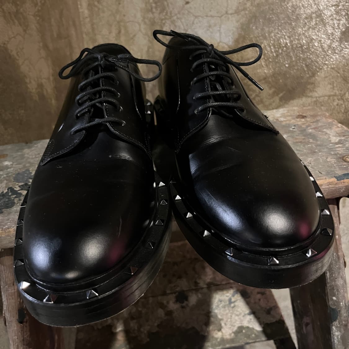 발렌티노 락스터드 블랙 더비 슈즈 상품이미지3