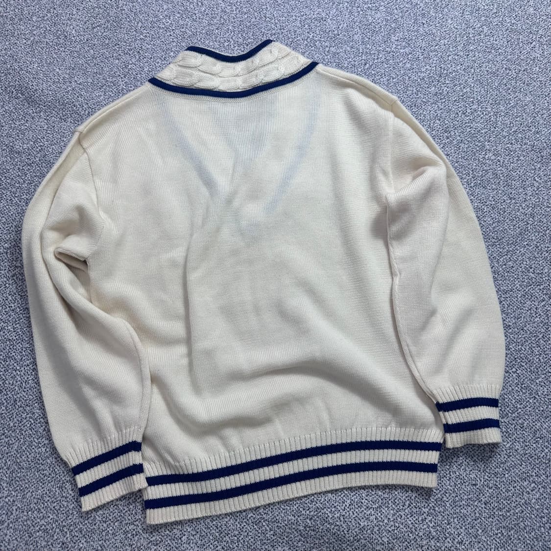 세일러즈(SAILORS) 아이보리 브이넥 니트 상품이미지2