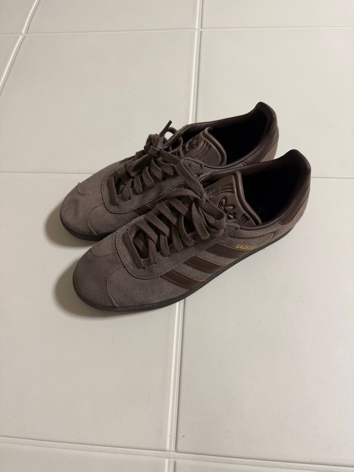 아디다스 가젤 어스 스트라타 브라운 검 상품이미지4