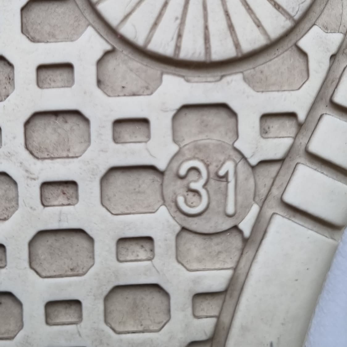 펜디 매치 아동스니커즈31 180 상품이미지6