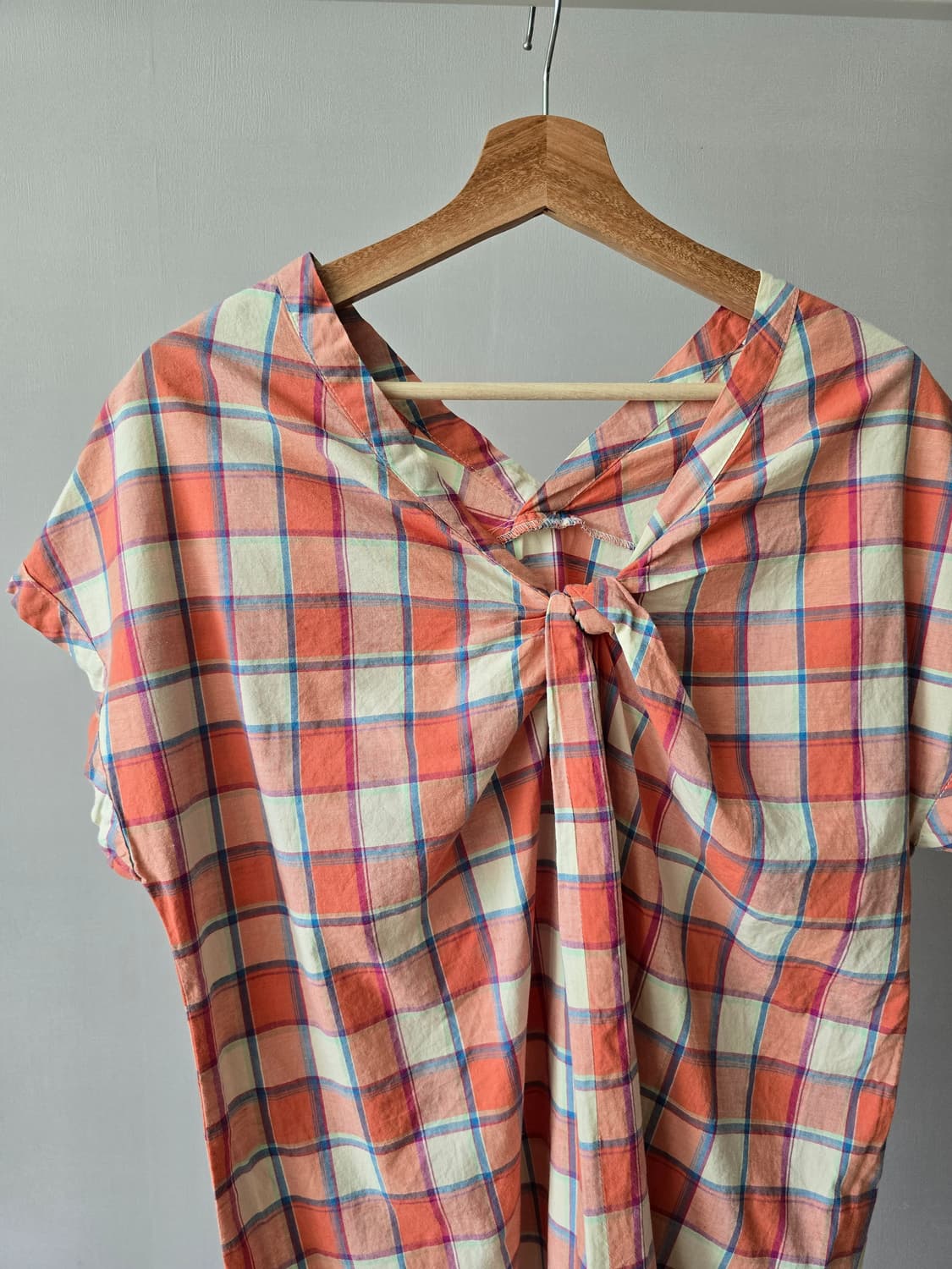 린넨 혼방 체크 꼬임 롱 블라우스 (M) 상품이미지3