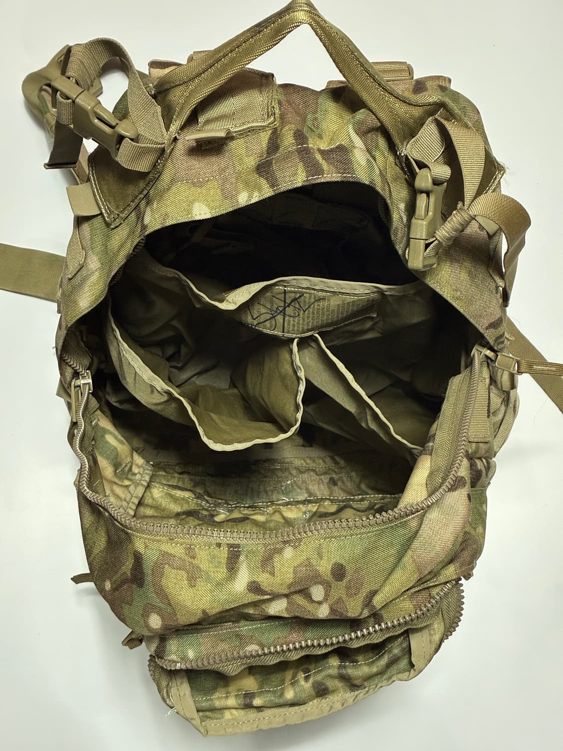 미군 MOLLE II 미디움 럭색 Multicam 백팩 프레임 포함 상품이미지8