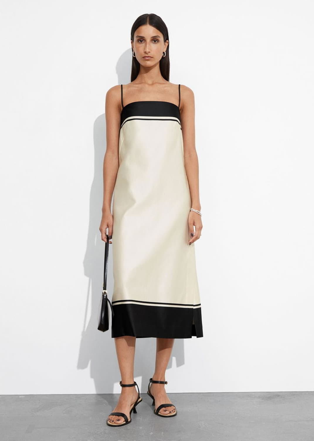 앤아더스토리즈 새틴 슬립 원피스 상품이미지3