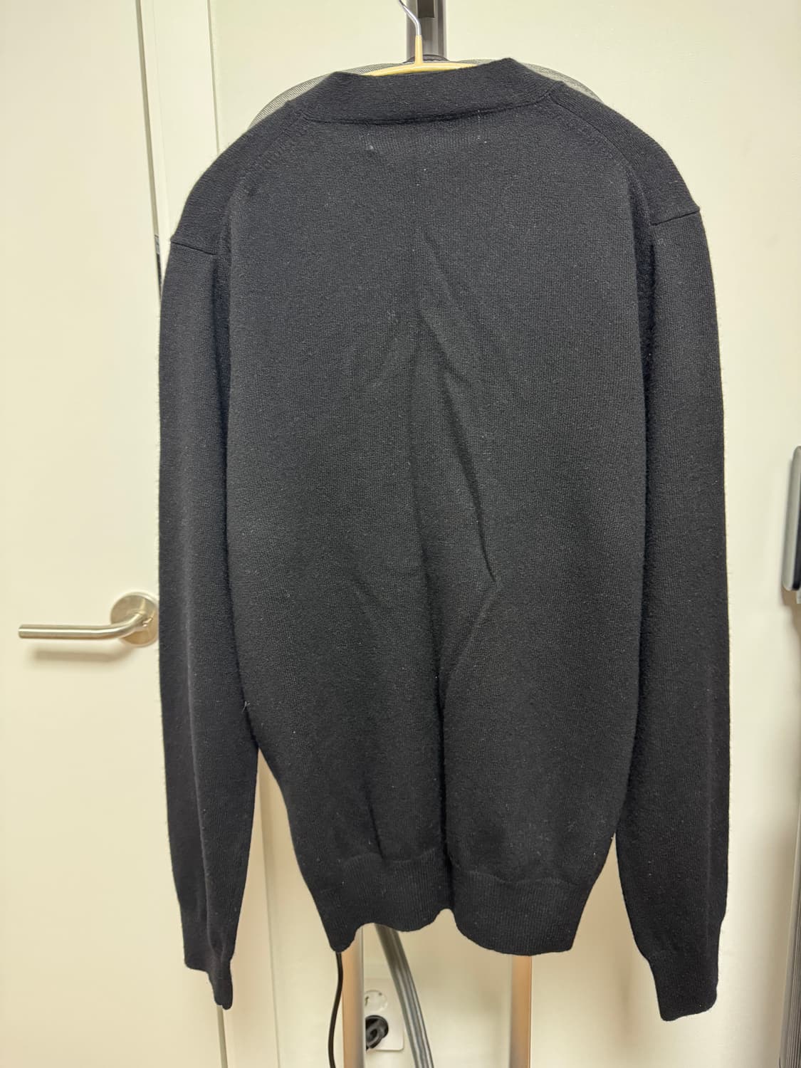 꼼데가르송 블랙 화이트 와펜 가디건 L 사이즈 팝니다 상품이미지2