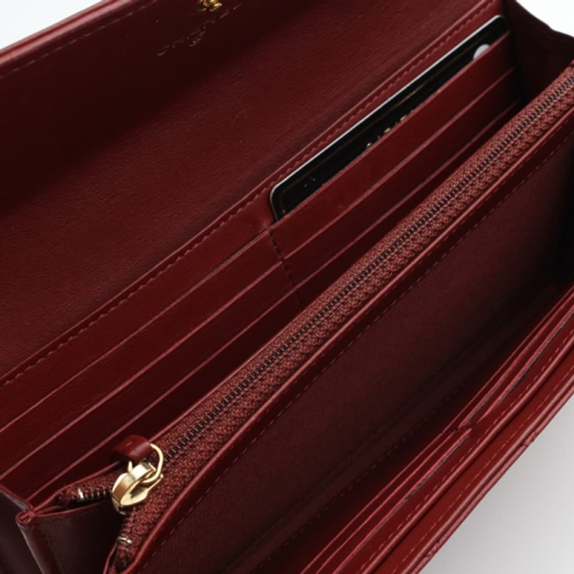 샤넬 딥레드 보이 빈티지 금장 장지갑 상품이미지4