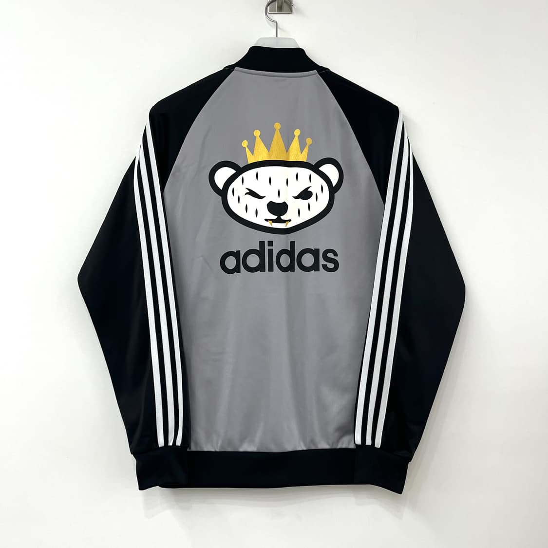 아디다스 니고 베어 25주년 한정판 그레이 블랙 트랙탑 져지 상품이미지3