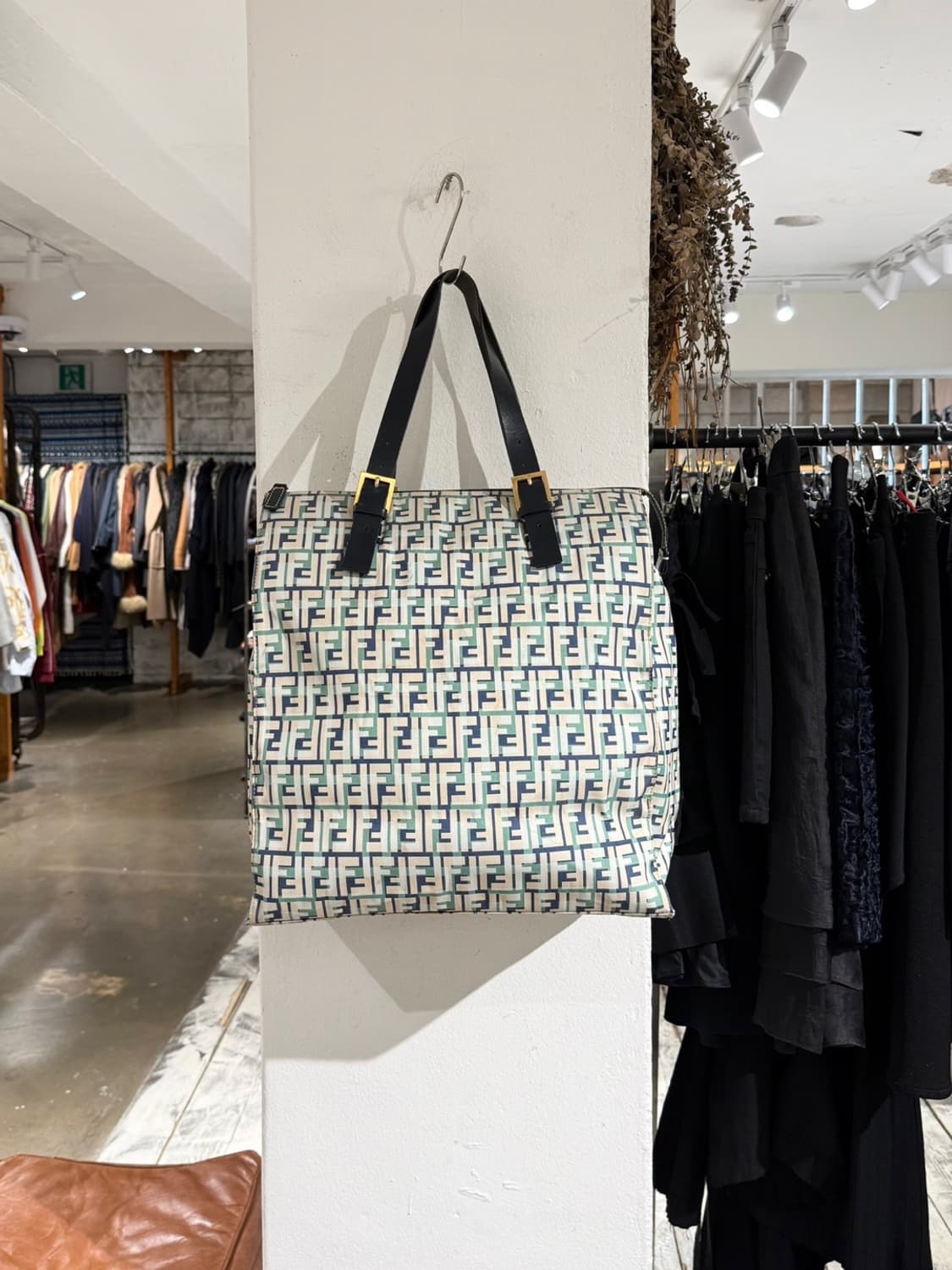 펜디 FF 주카 멀티컬러 캔버스 빅 토트백 상품이미지5