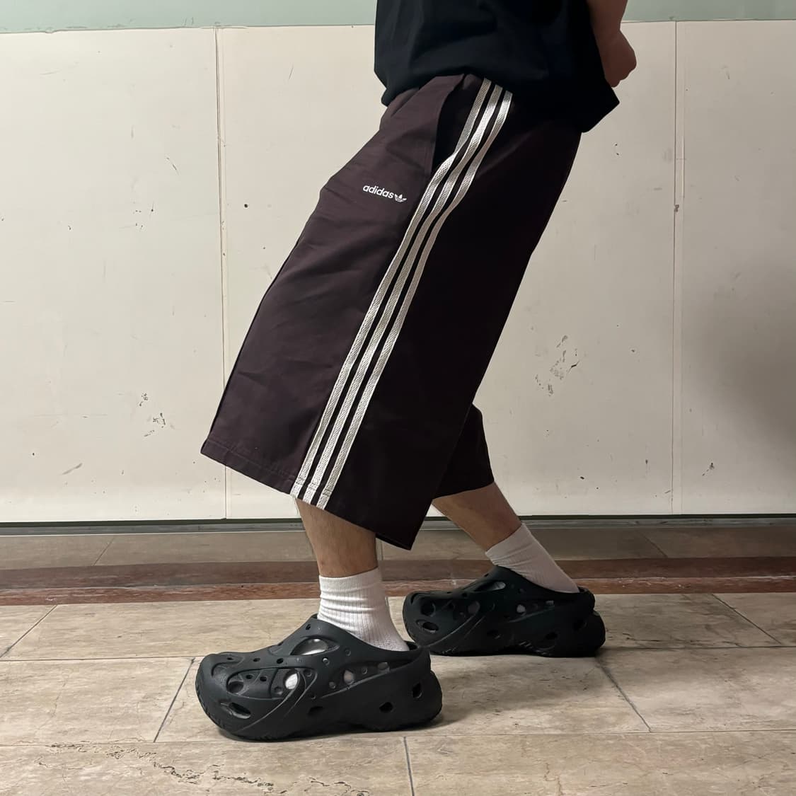 아디다스 24년 브라운 버뮤다팬츠 상품이미지2