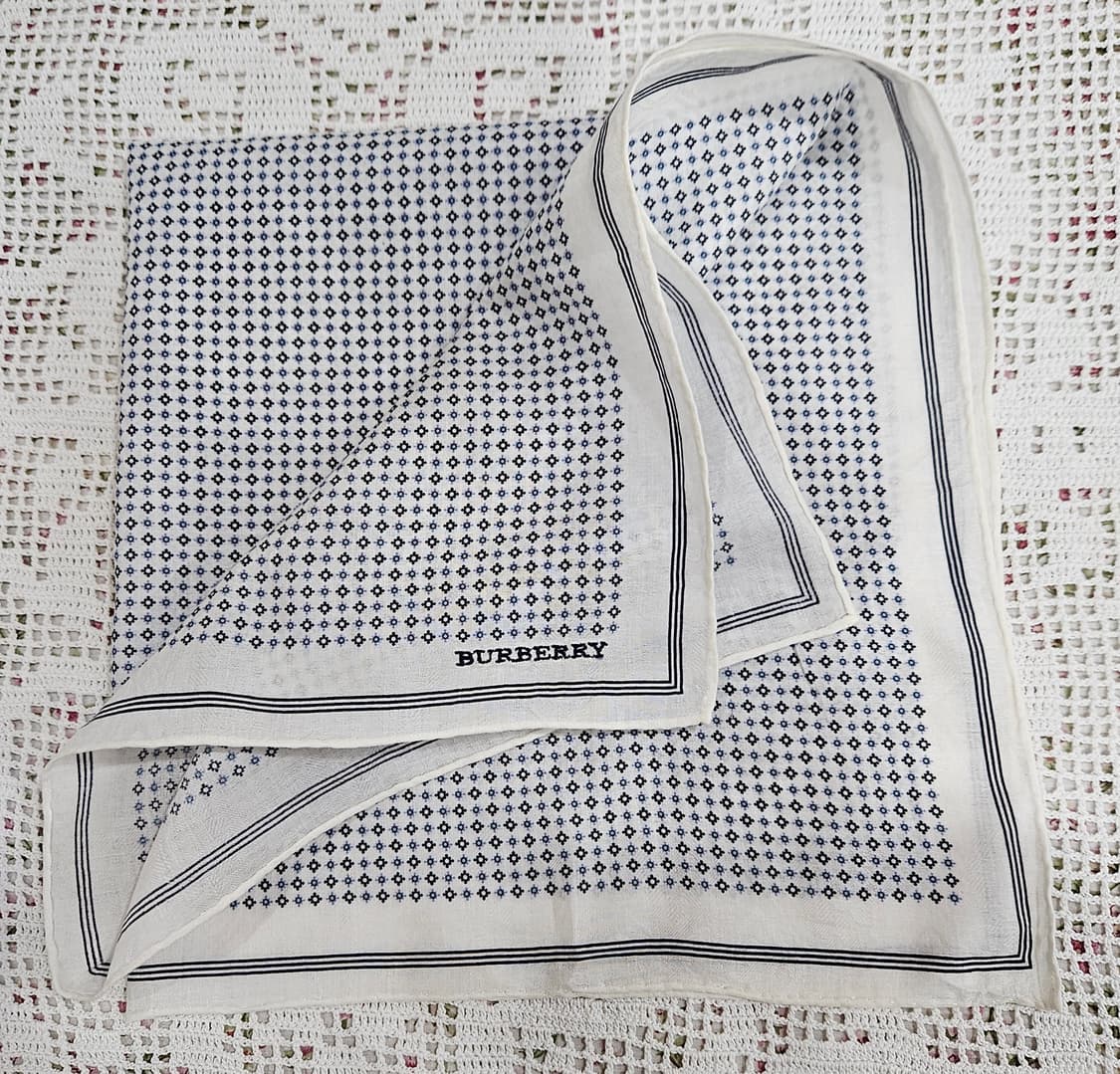 버버리(BURBERRY) 마이크로 패턴 손수건 상품이미지1
