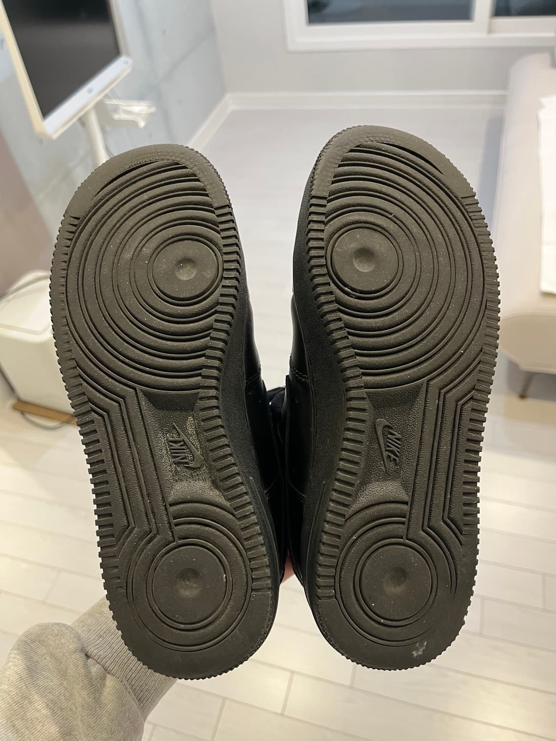 에어포스 1 블랙 250 상품이미지4