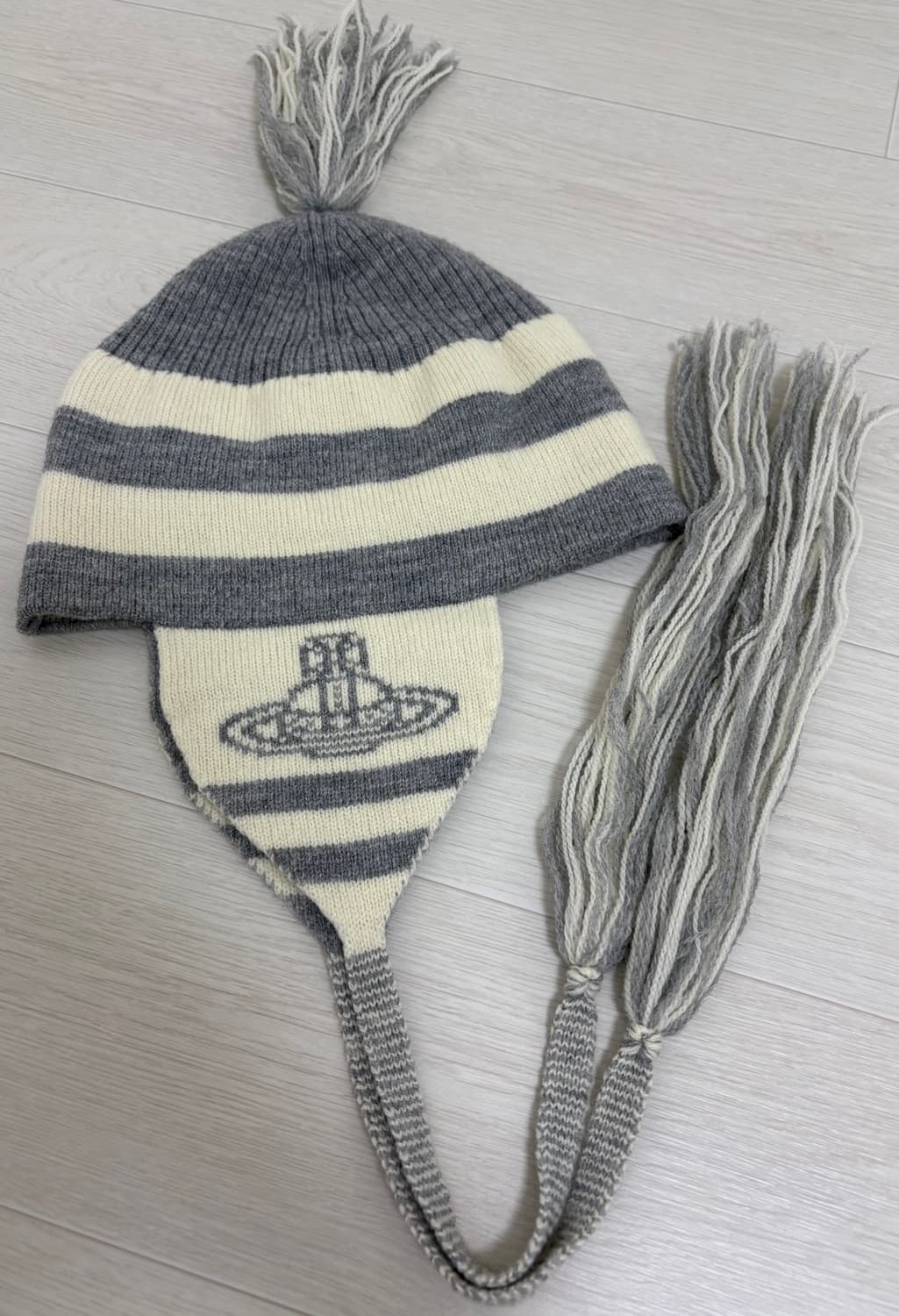 비비안웨스트우드 이어플랩 비니 상품이미지1