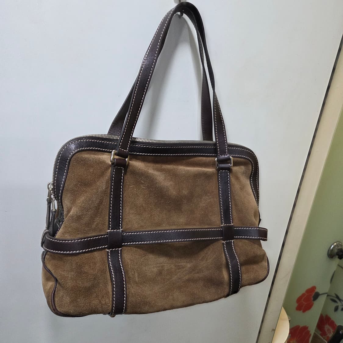 구찌 스웨이드 로얄 사첼백 상품이미지3