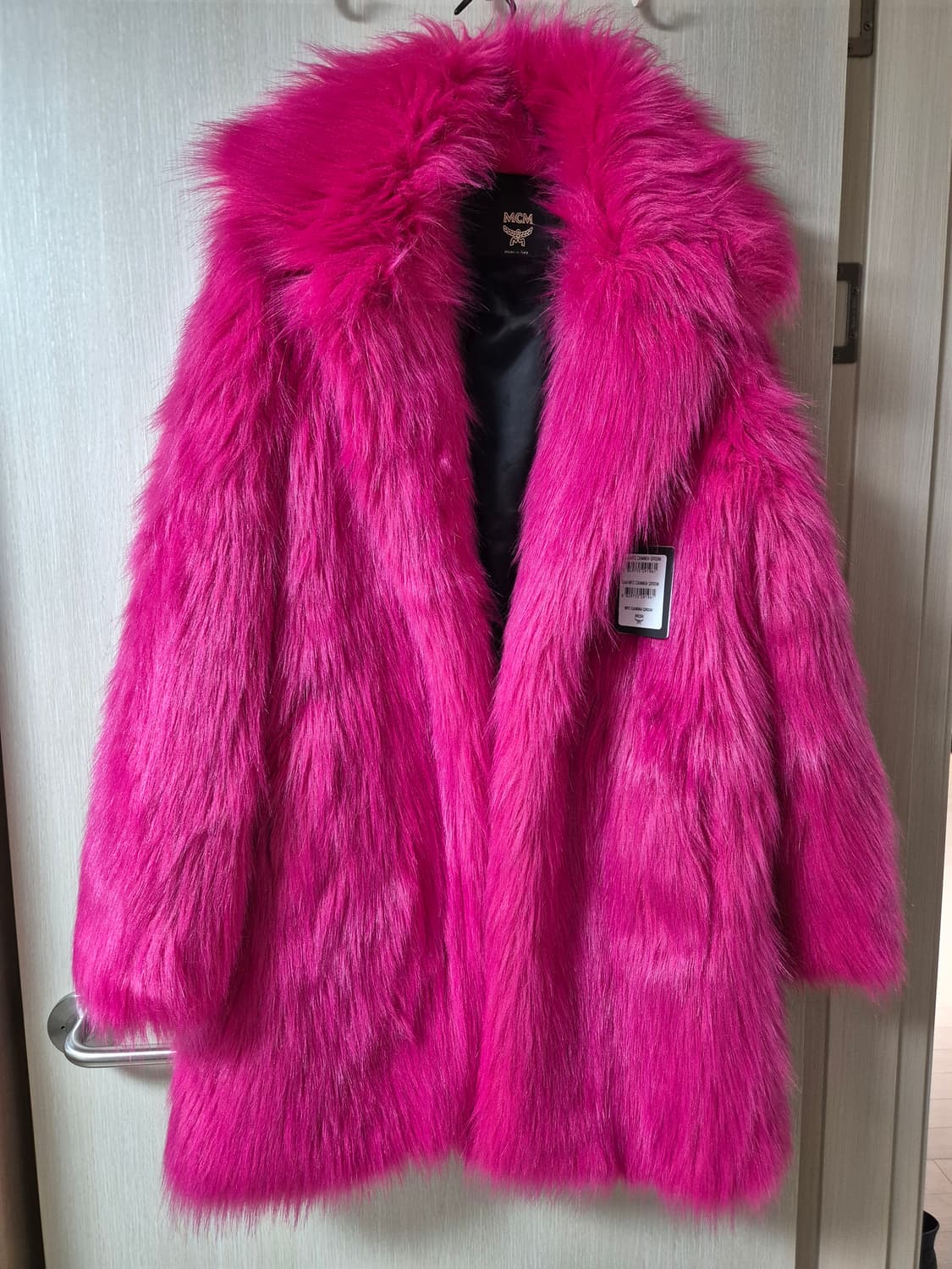 (새제품) MCM 엠씨엠 핫핑크  에코퍼 자켓 털코트 상품이미지1