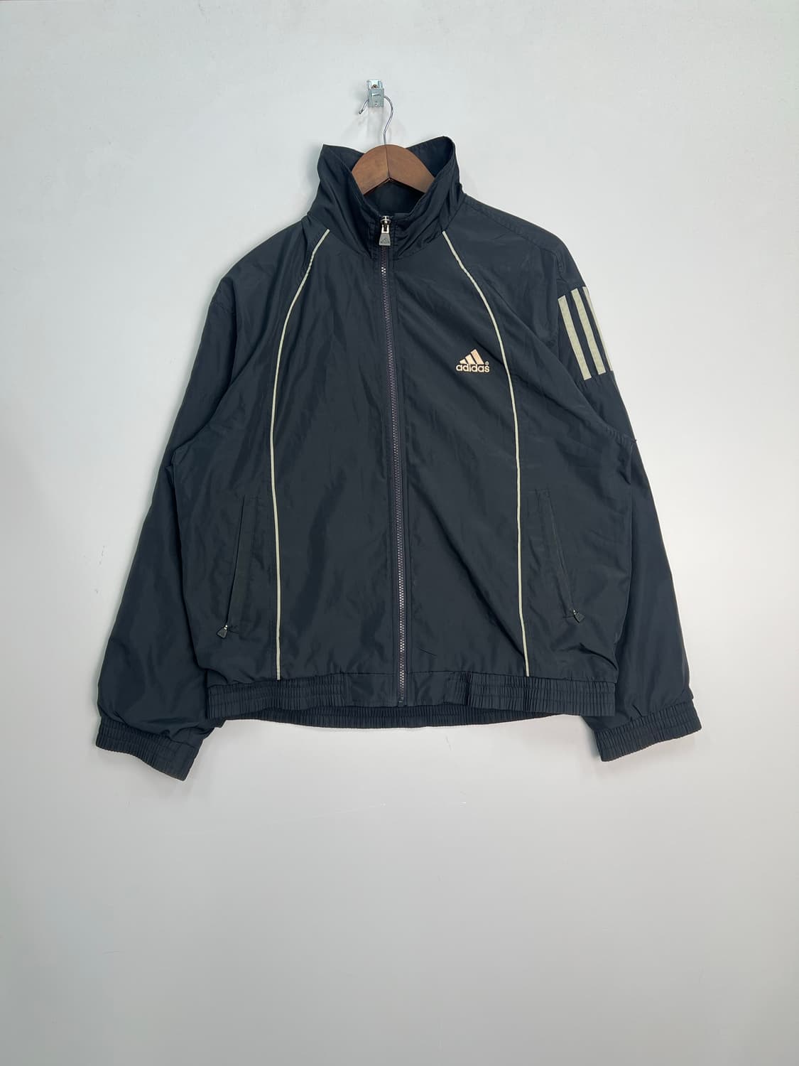 아디다스 블랙 바람막이 상품이미지1