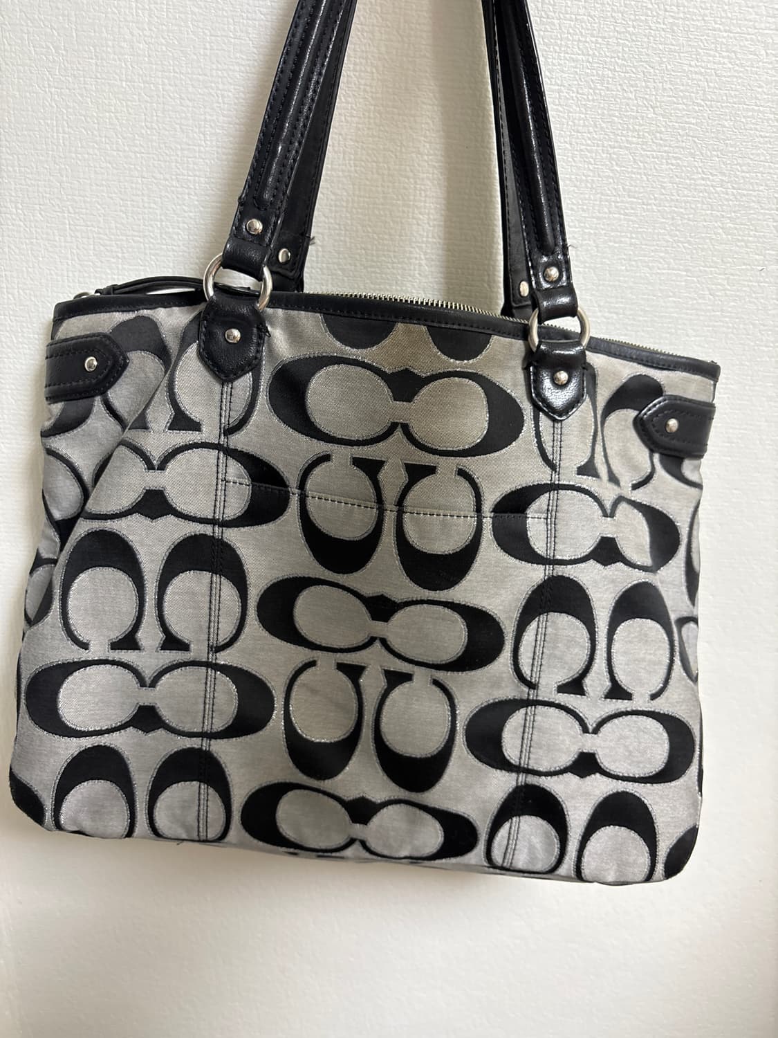 코치 블랙실버 가방 토트백 상품이미지2