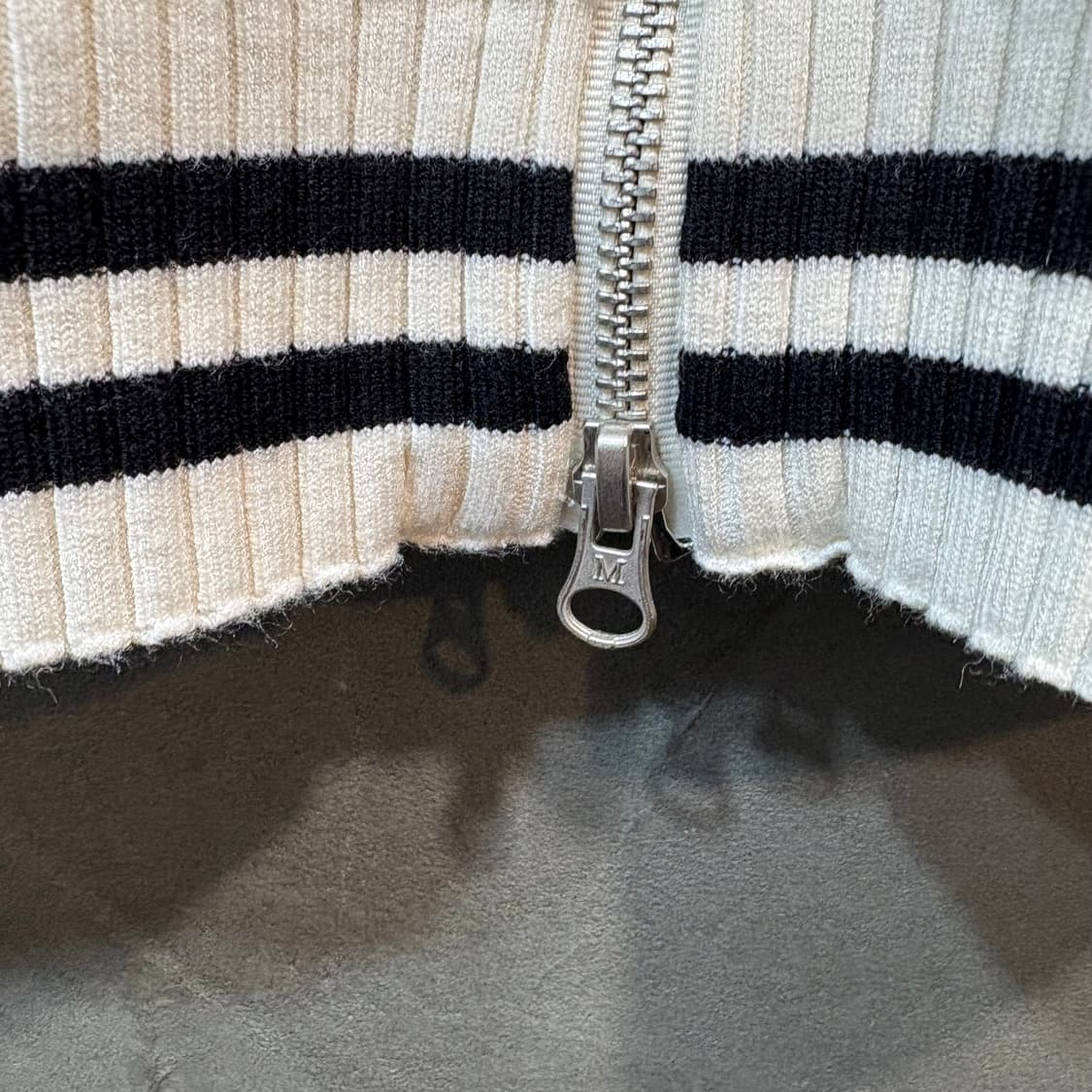 [L] MATIN KIM 마뗑킴 투웨이 집업 니트 상품이미지4