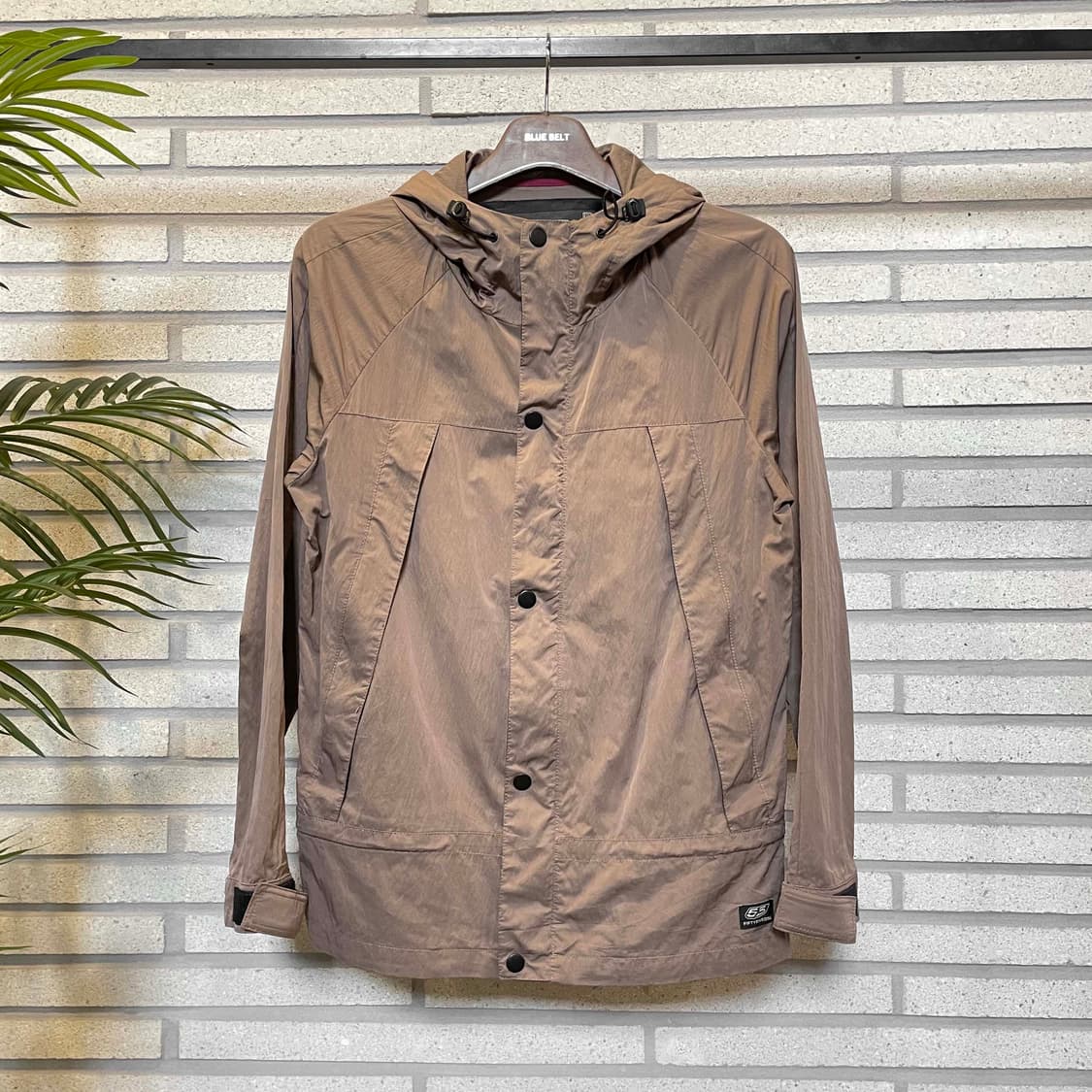 피프티파이브 디젤 나일론 후드 자켓 투포켓 스트링 디테일 브라운 상품이미지2