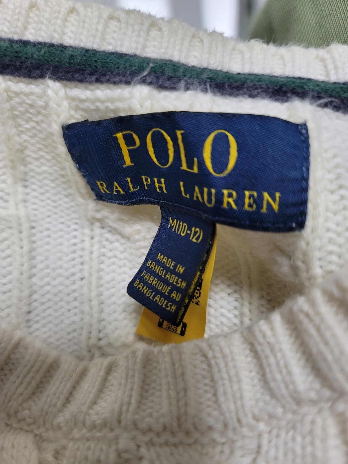 폴로 꽈베기 니트 아동 10~12세사이즈

소매이염 하나있음 상품이미지4