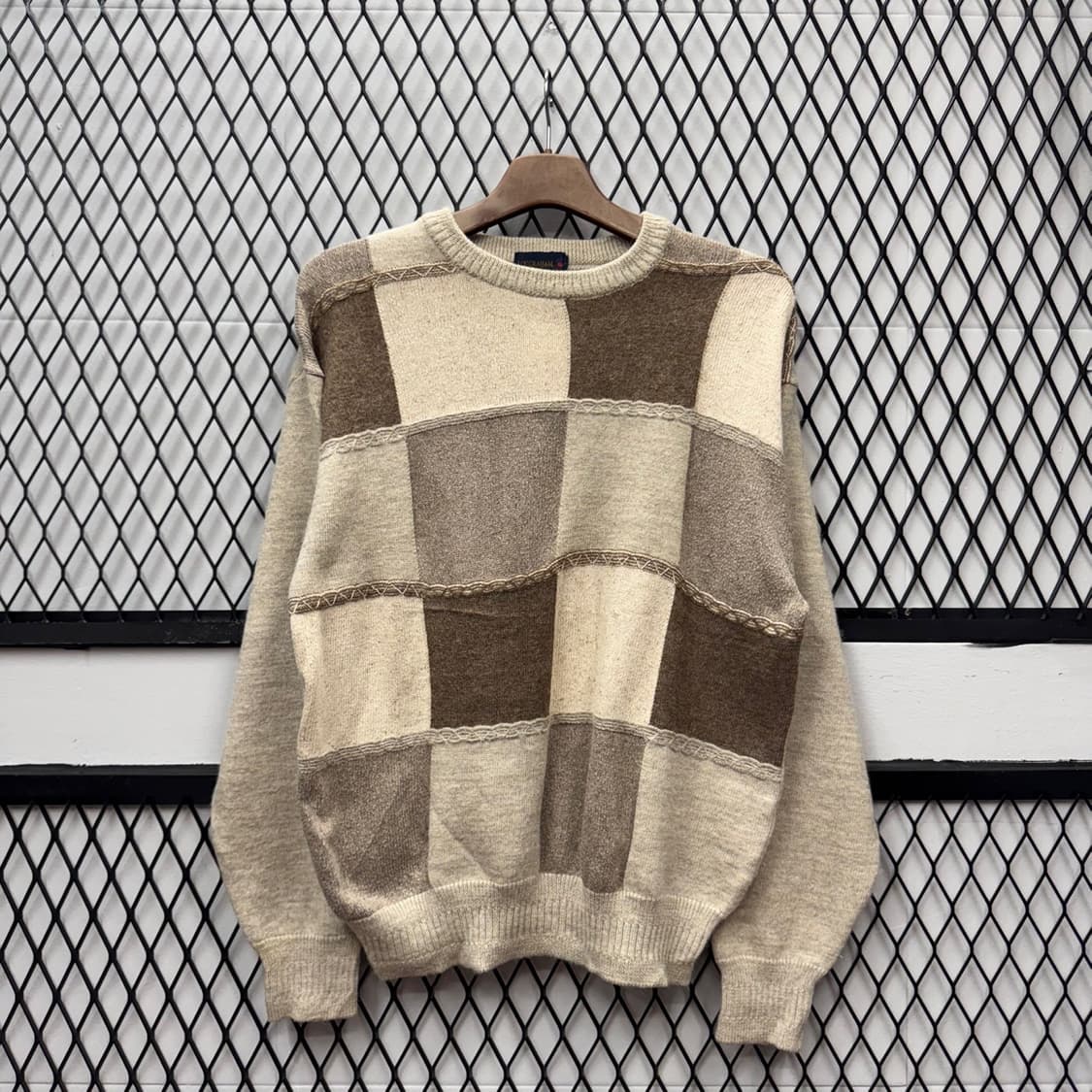 JPN VTG 블록패턴 울 니트 가디건 자수 디테일 아이보리 상품이미지1