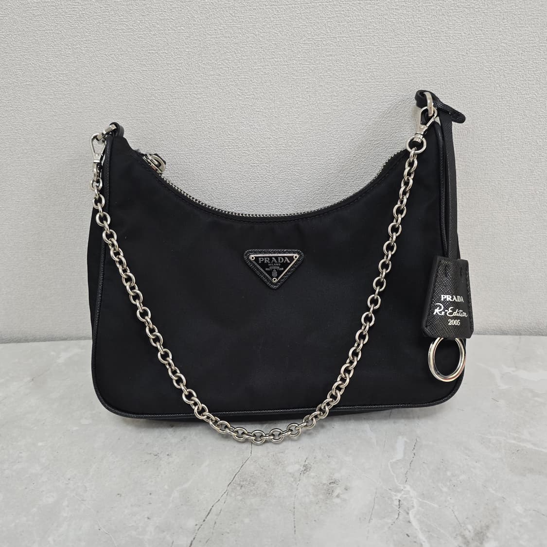프라다 2005 리에디션 리나일론 호보백 판매 상품이미지1