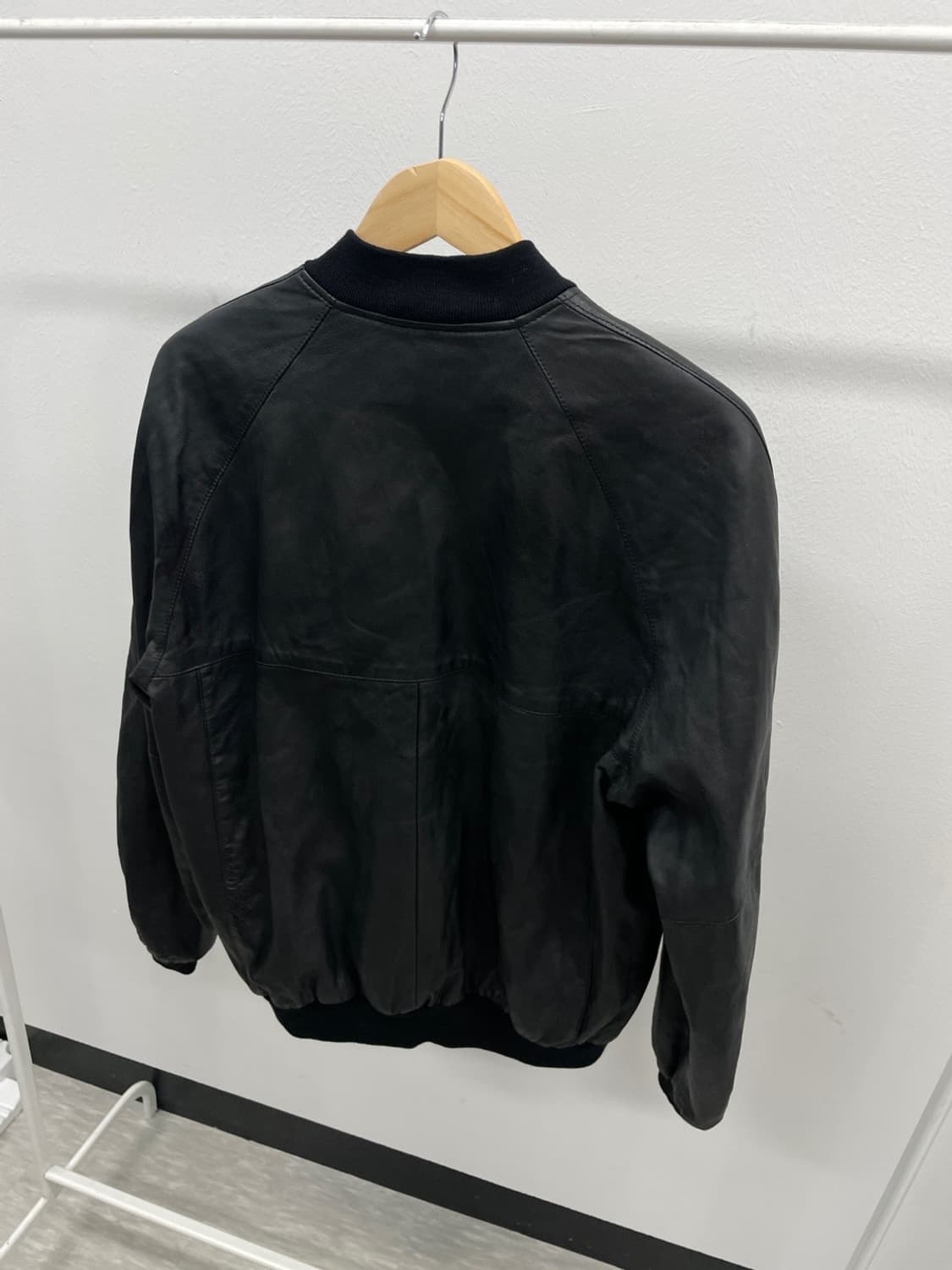 105) 버버리 레더 블루종 상품이미지3