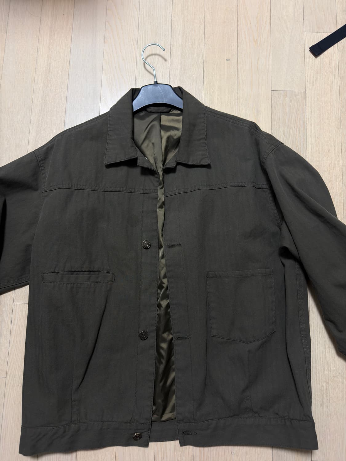 이스트서비스샵 / 웰트 포켓 워시드 코튼 트러커 / 올리브카키 / L 상품이미지3