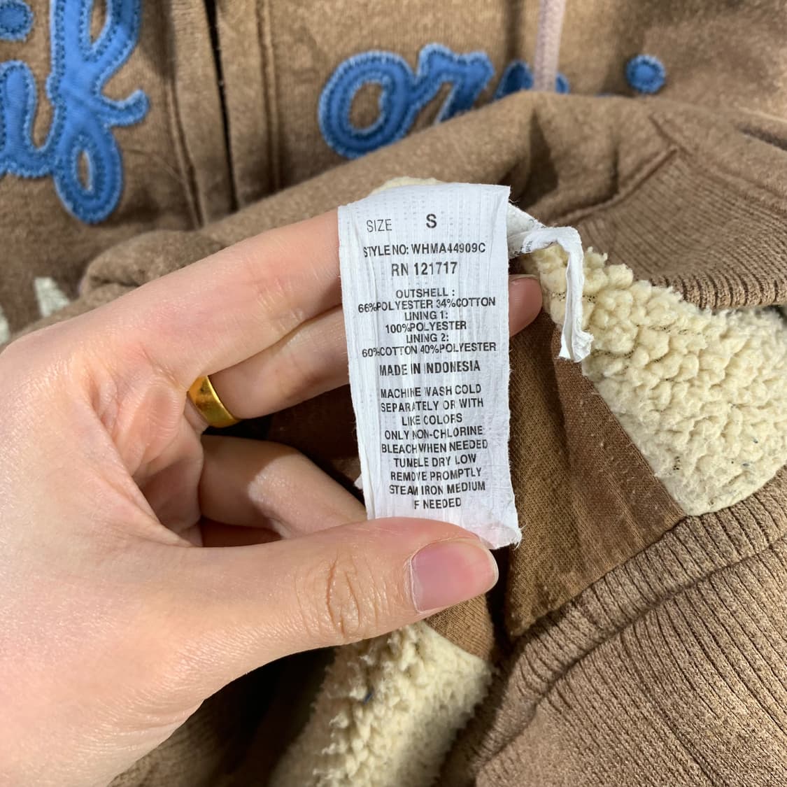 후아유 y2k 와투케 베이지 양털 후드집업 상품이미지5