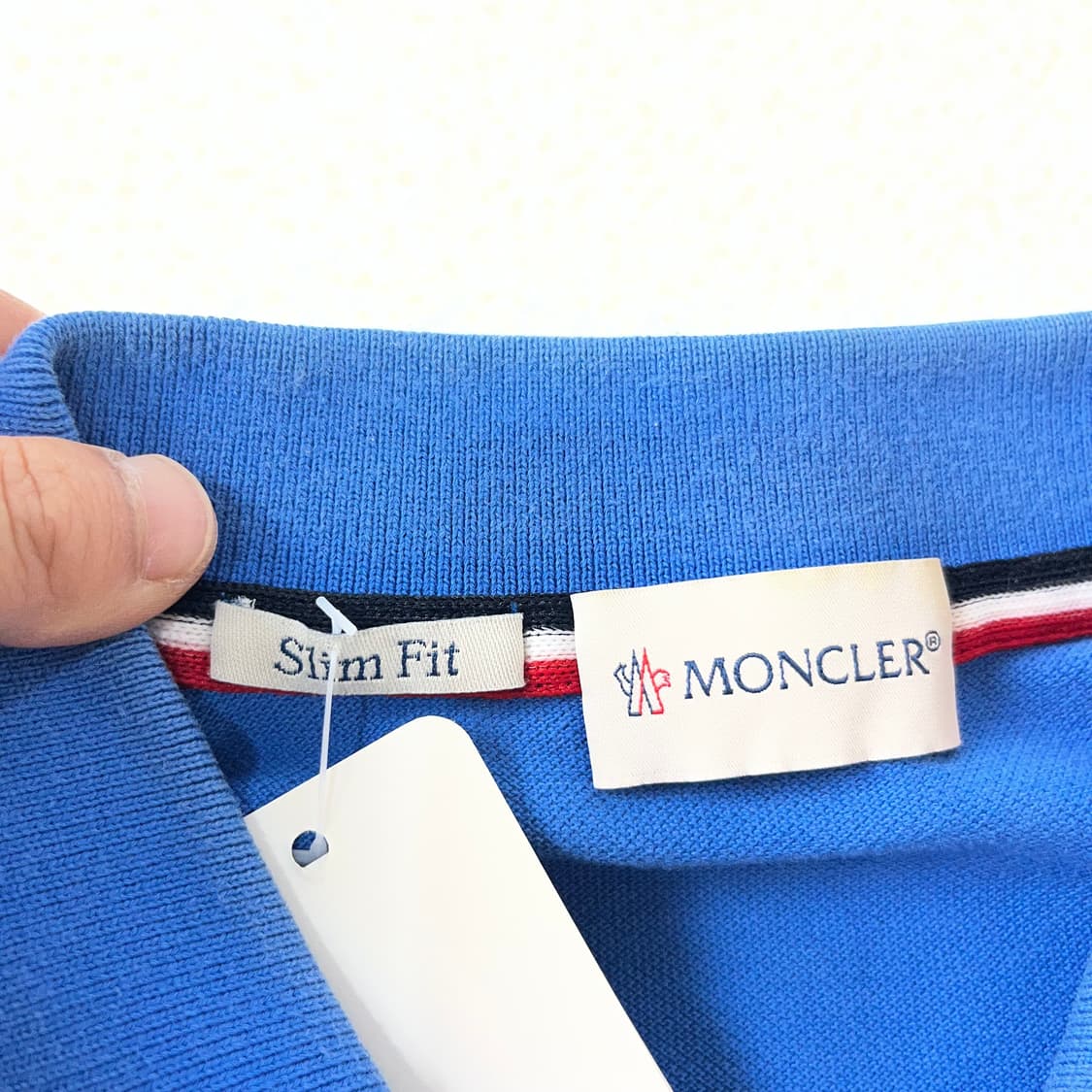 95 몽클레어 와펜 카라넥 티셔츠 상품이미지3
