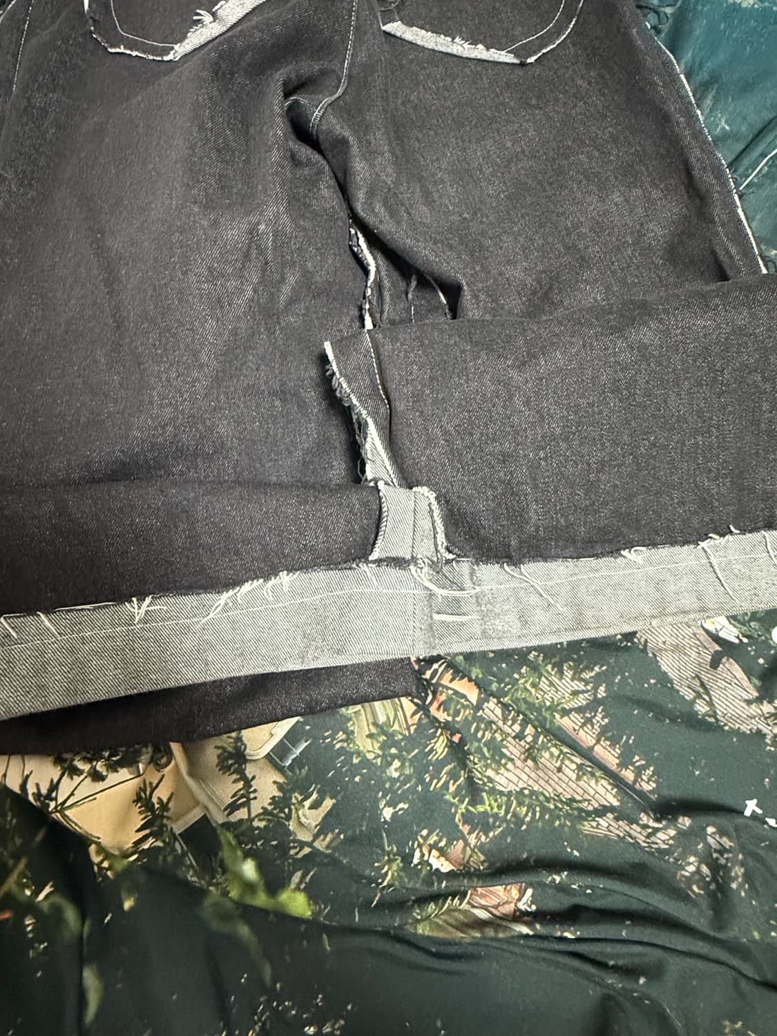 [M] 써저리 데미지 데님팬츠 상품이미지4