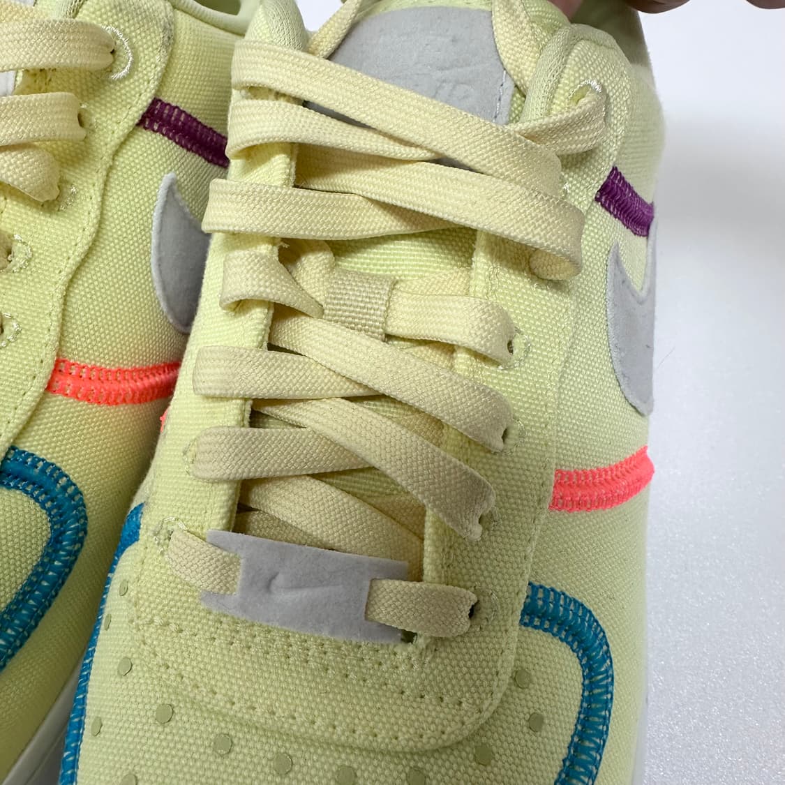 나이키 에어포스 1 LX 캔버스 스니커즈 245 상품이미지4