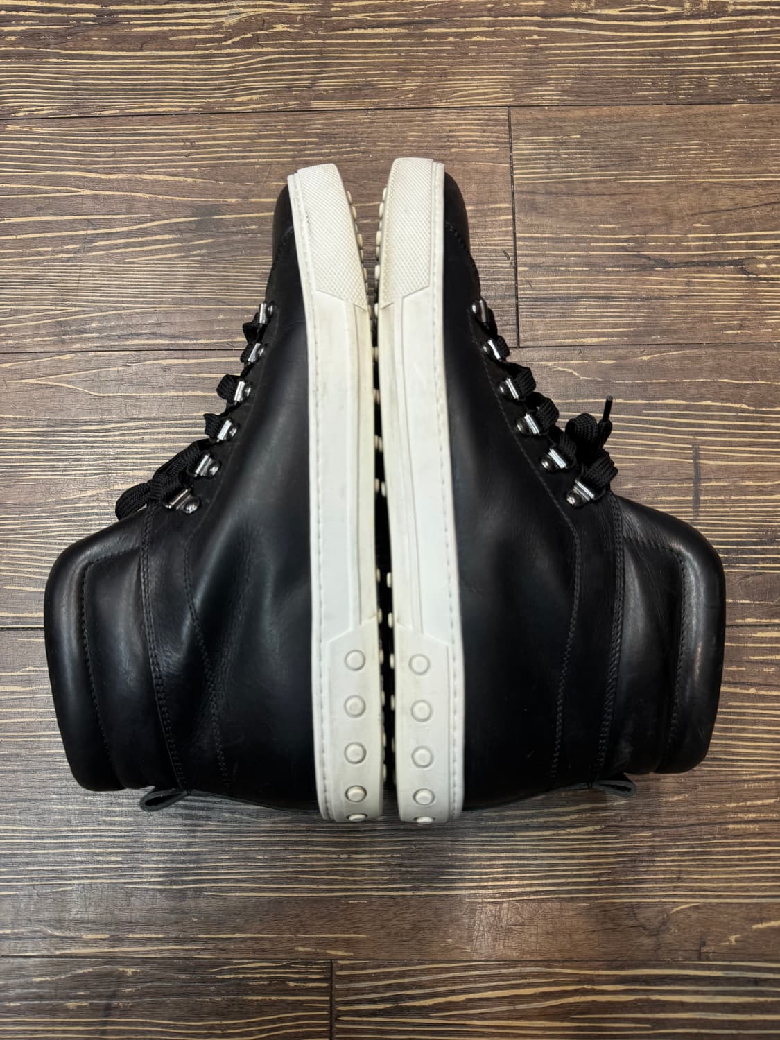 토즈 가죽 하이탑 블랙 스니커즈 270 상품이미지3