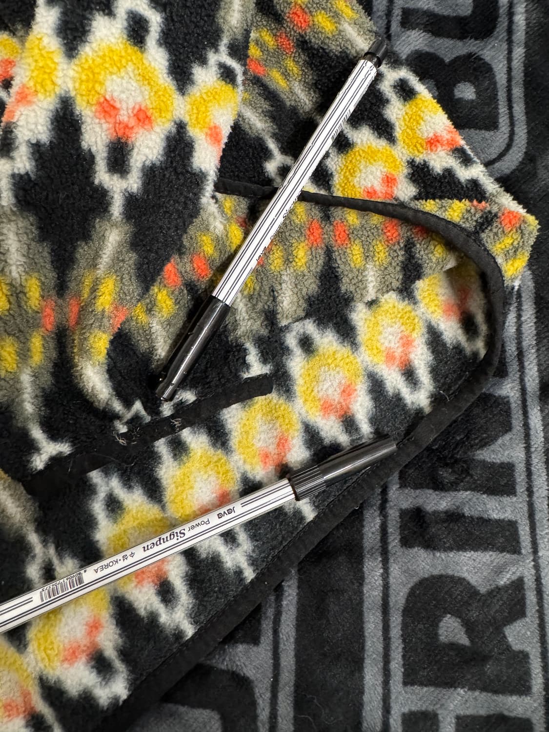 파타고니아 신칠라 스냅 티 풀 오버 포레스트 카펫 블랙 골드 상품이미지10