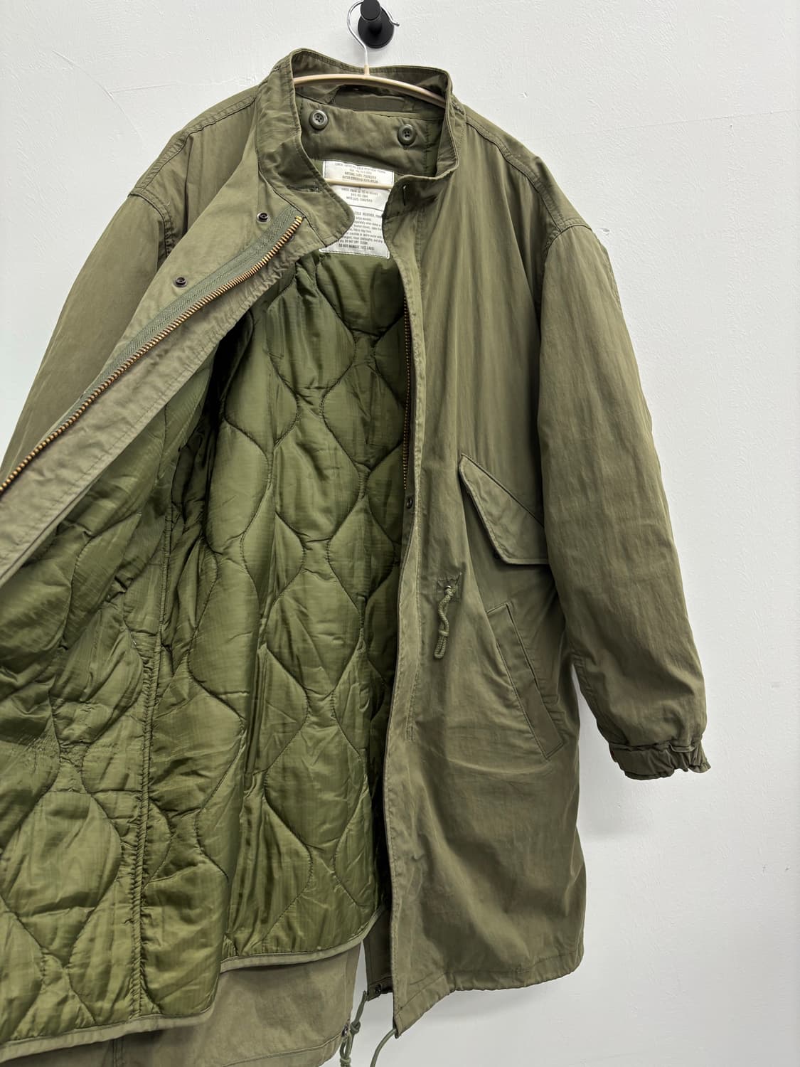 (83s + 74s) 미군 오리지널 M65 피쉬테일 파카 상품이미지6