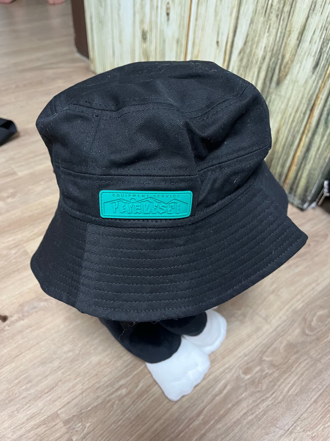 뉴에라 예스아이씨 콜라보 귀도리 버킷햇 상품이미지3