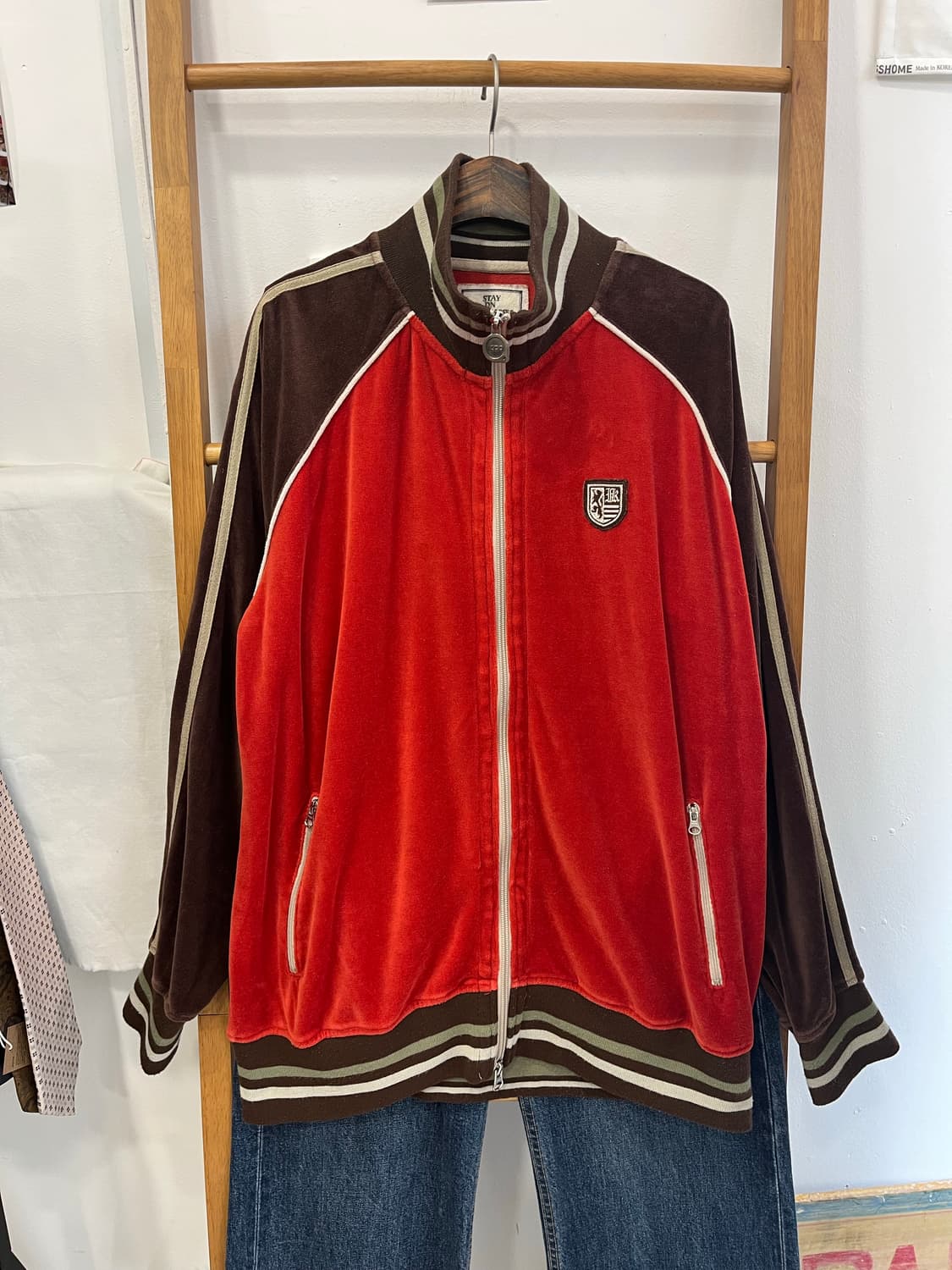 벨벳 트랙 자켓 브라운/레드 상품이미지1