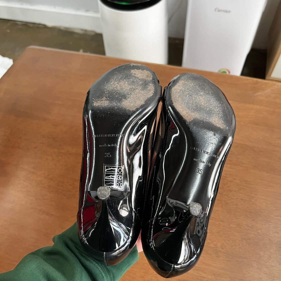 버버리 페이턴트 펌프스 35 상품이미지6