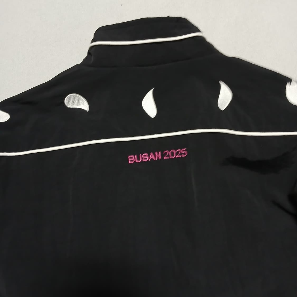 BUSAN 부산전국체전 동백꽃 부산이즈굿 바람막이 우븐 자켓 상품이미지2