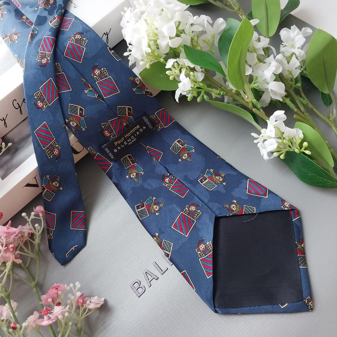 발렌시아가 실크 블루 서커스 모티브 넥타이 10cm A+등급 K1904
 상품이미지5