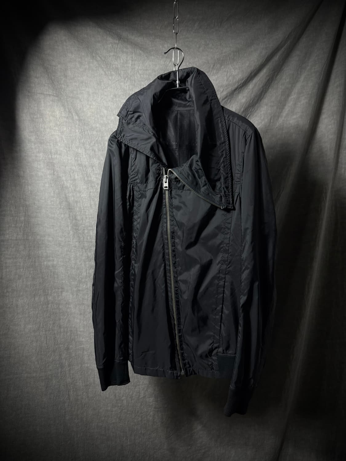 BOISONVERNI Asymmetric Nylon Windbreaker 상품이미지2