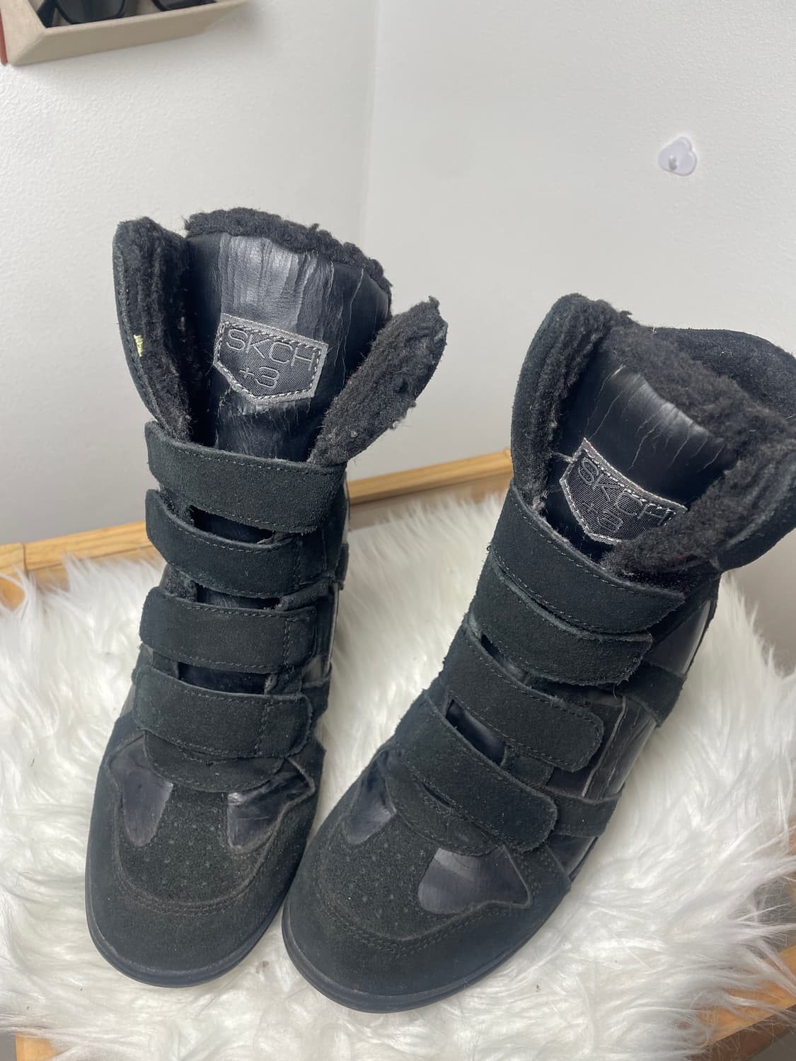 스케쳐스 블랙 히든웨지힐 털부츠 상품이미지6
