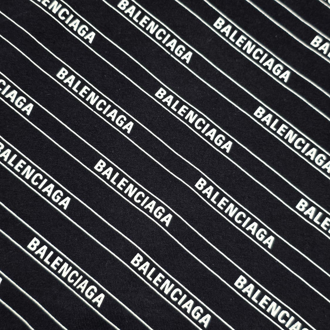 발렌시아가 여성 멀티로고 반팔 티셔츠 상품이미지3