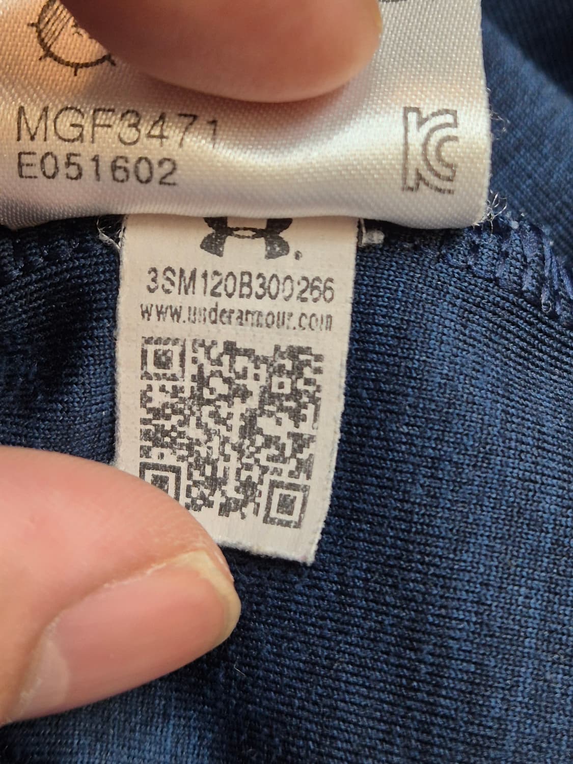 언더아머 남성 긴팔 셔츠 XL 사이즈입니다. 재질은 폴리에스터 88%와  상품이미지5