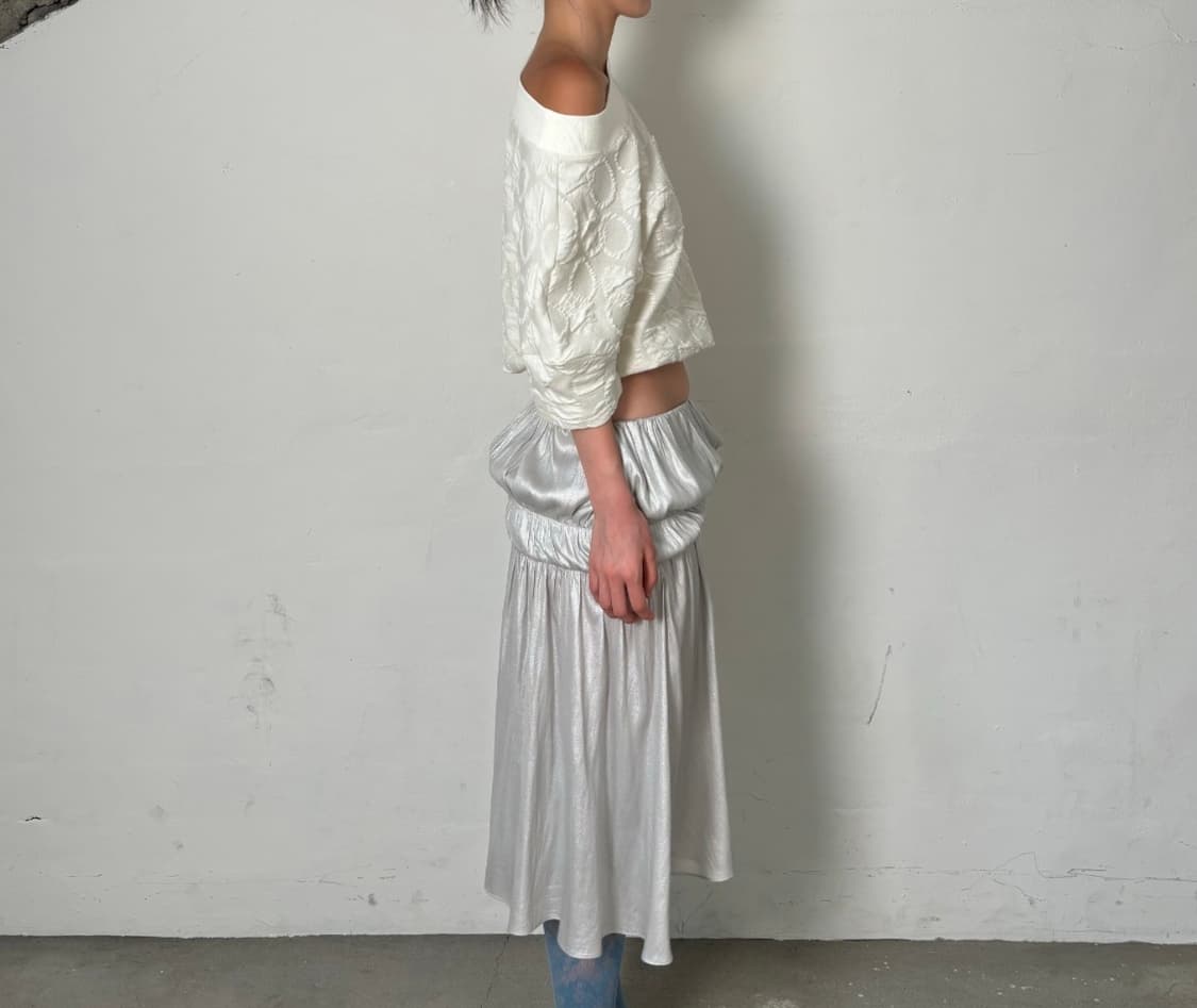 빼쉬쁠라뜨 Dot embo unbalance sweatshirts 상품이미지2
