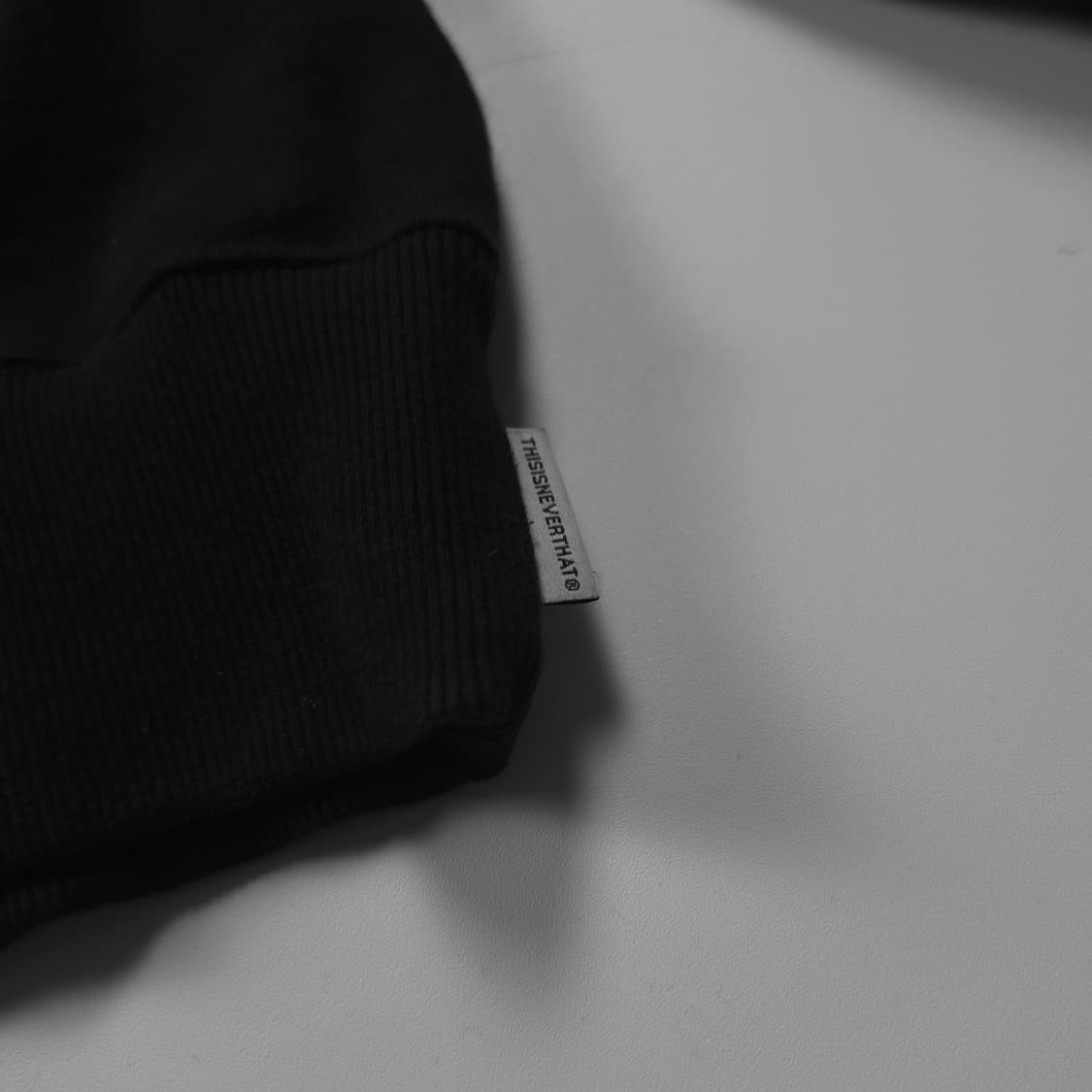 디스이즈네버댓 빅로고 박시핏 블랙 맨투맨 (105) 상품이미지4