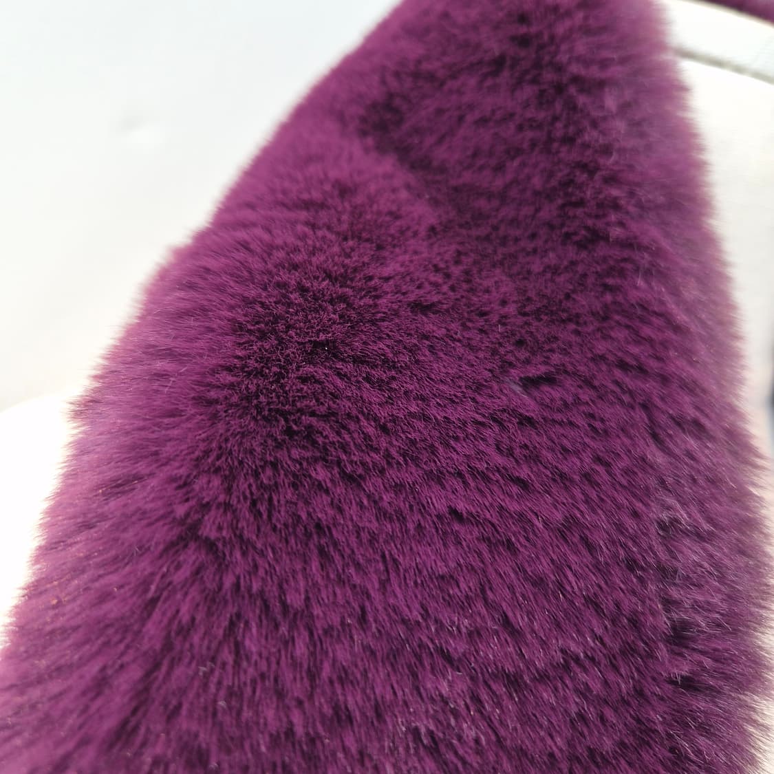 페이크퍼 퍼플 진주장식 넥워머 상품이미지5