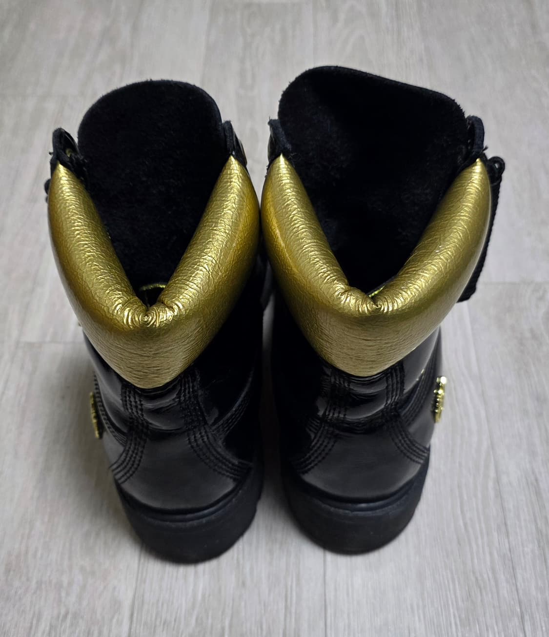 팀버랜드 6인치 한정판 에나멜 블랙 레더부츠(260) 상품이미지6