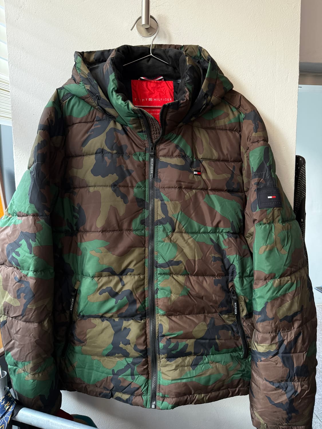 Tommy Hilfiger 카모 패딩 L 상품이미지1