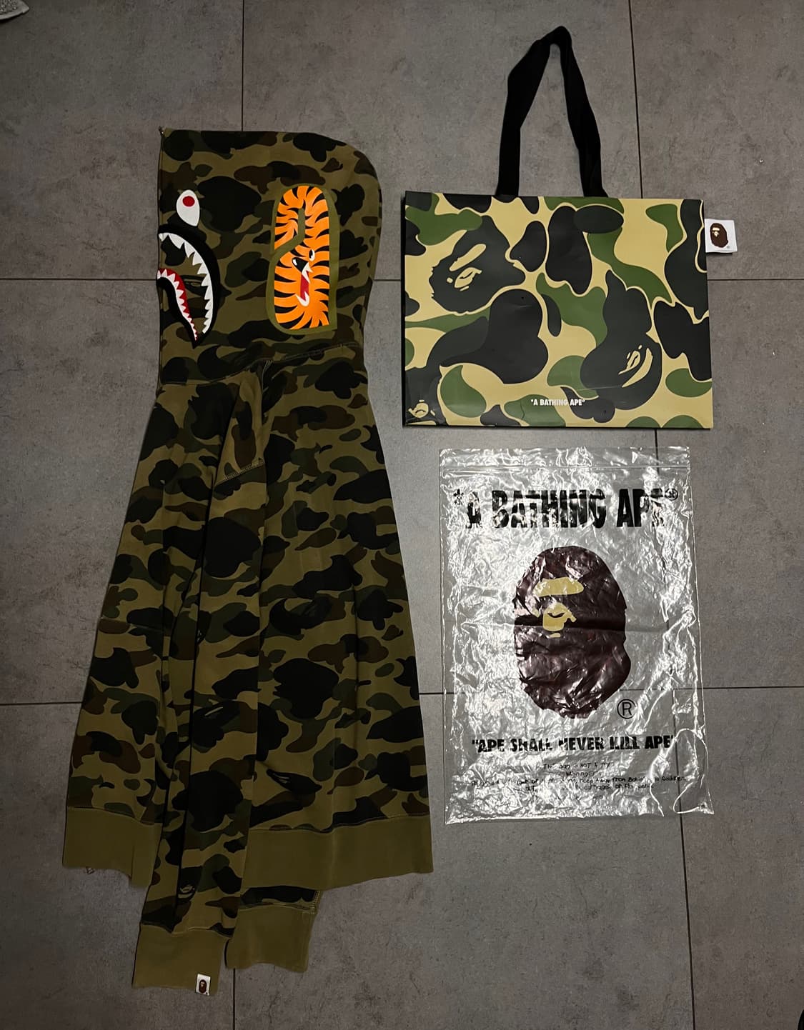 베이프 녹계 샤크 후드집업  상품이미지2